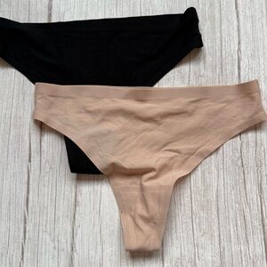 New CHANTELLE 2649 Soft Stretch Seamless Thong Panty One size